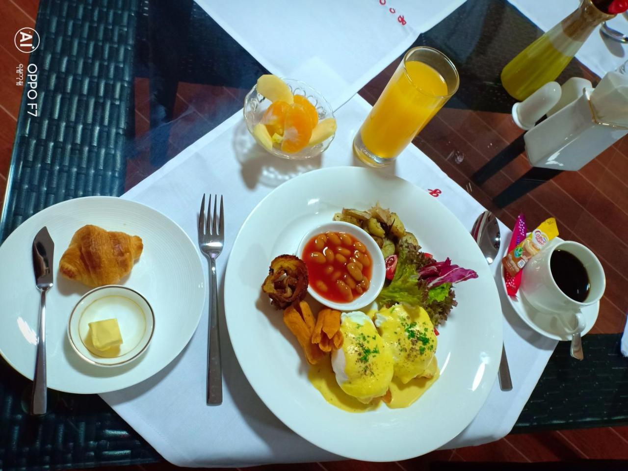Chicago Hotel Yangon